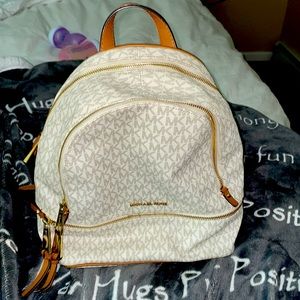 MICHAEL KORS BACKPACK !!!